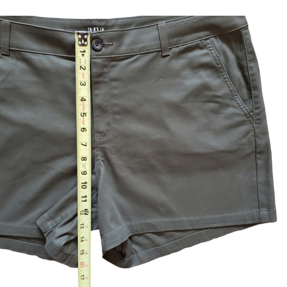 ANA A New Approach Womens High Rise Olive Green Twill Shorts Size 20 - Picture 6 of 7